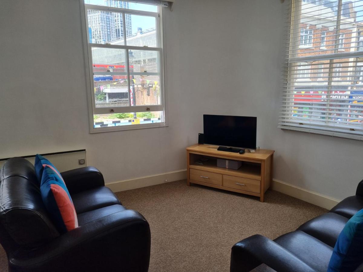 Apartamento Stunning 2 Bed/2 Bath Flat In Waterloo, Londres Exterior foto